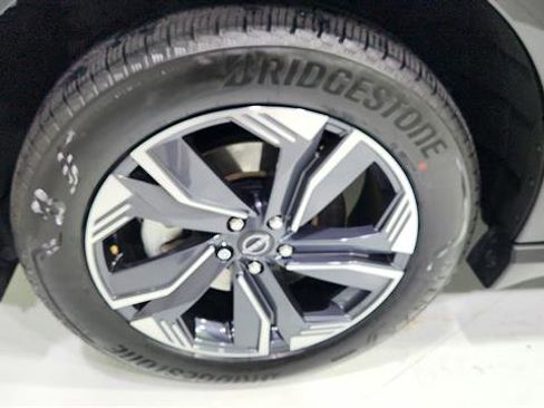 Certified 2025 Nissan Murano SV image 39