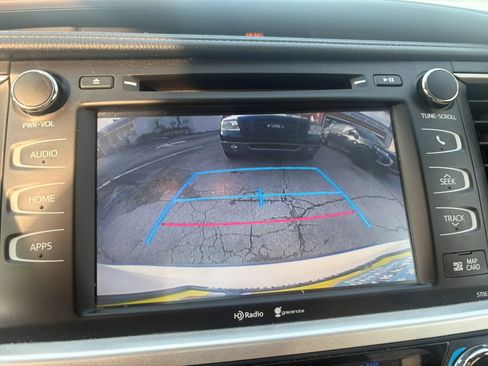 Used 2015 Toyota Highlander XLE FWD image 18