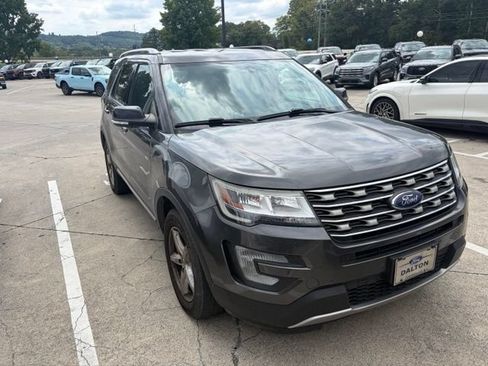 Used 2017 Ford Explorer XLT AWD/4WD image 15