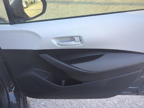 Used 2026 Toyota Corolla LE FWD image 27