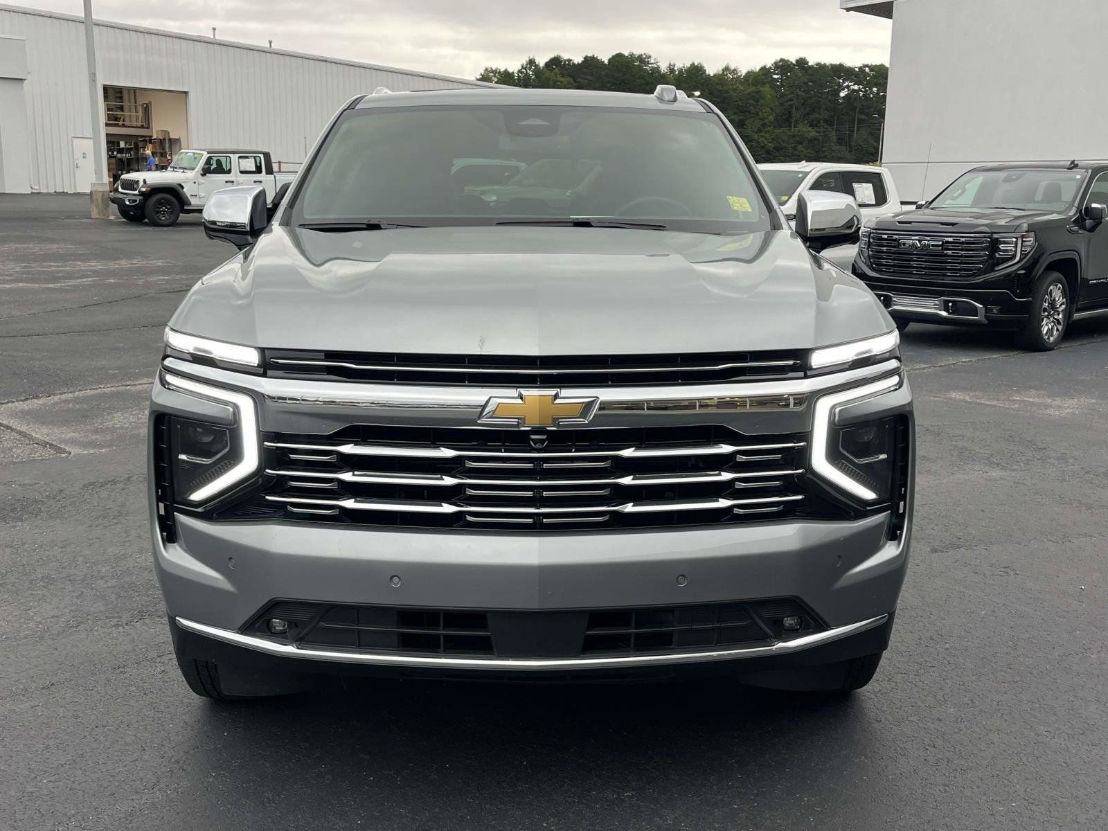 Certified 2025 Chevrolet Tahoe Premier w/ Sun And Tow Package AWD/4WD image 8