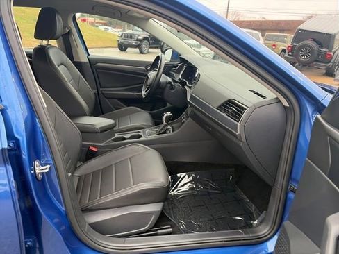 Used 2024 Volkswagen Jetta SE FWD image 36