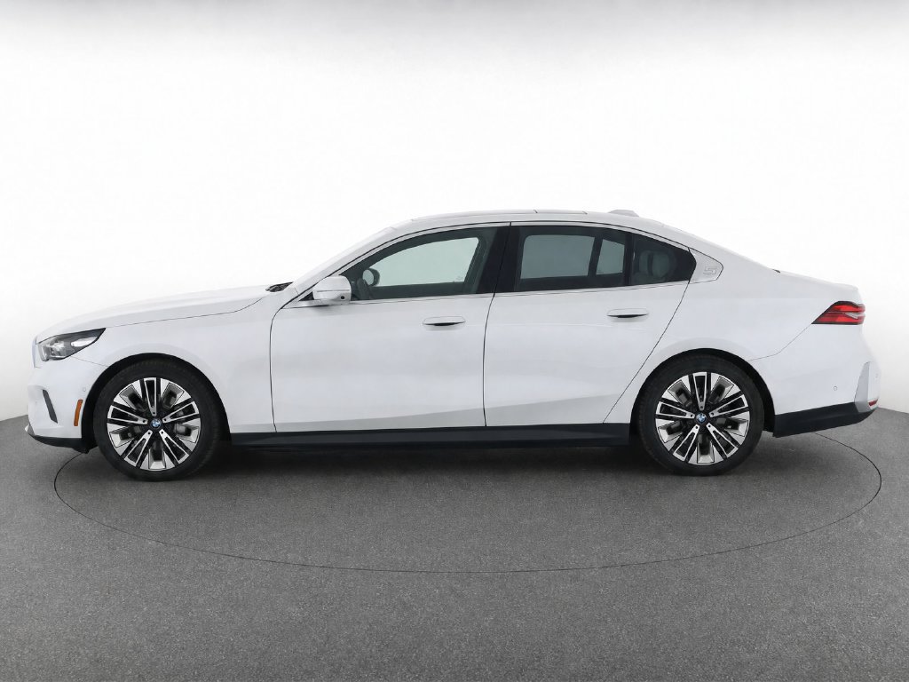 Certified 2026 BMW 530i RWD image 34