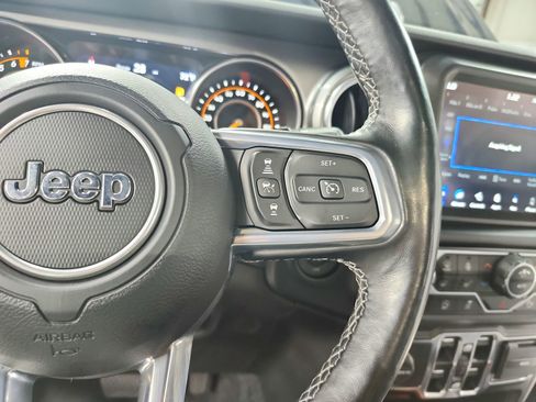 Used 2021 Jeep Wrangler Unlimited Sahara AWD/4WD image 23