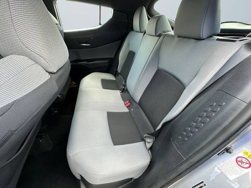 Used 2019 Toyota C-HR XLE FWD image 13
