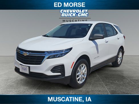 Used 2022 Chevrolet Equinox LS AWD/4WD image 1