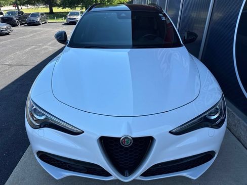 Used 2023 Alfa Romeo Stelvio Estrema AWD/4WD image 9
