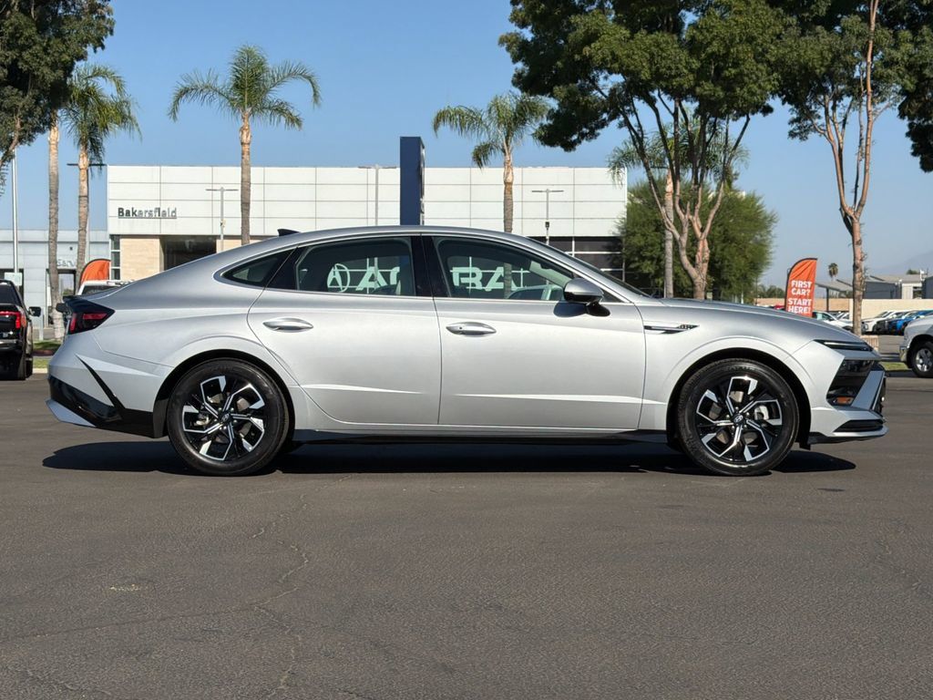 Used 2025 Hyundai Sonata SEL FWD image 6