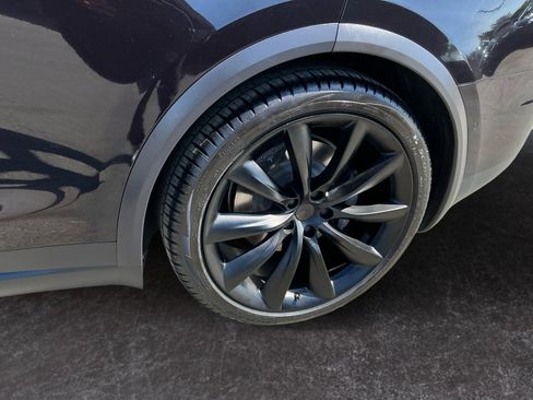 Used 2016 Tesla Model X 70D image 10