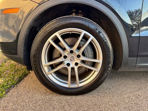 Used 2019 Porsche Cayenne S AWD/4WD image 35