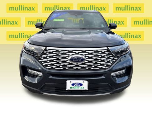 Used 2023 Ford Explorer Platinum w/ Technology Package image 10