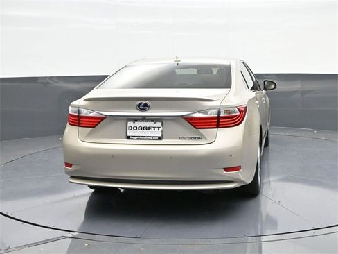 Used 2013 Lexus ES 300h image 11