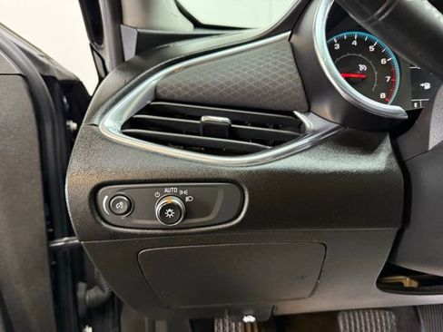 Used 2020 Chevrolet Malibu LT image 16