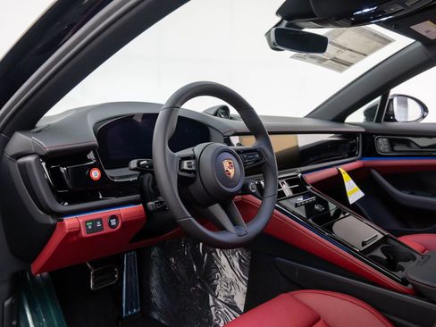 New 2026 Porsche Panamera 4 image 4