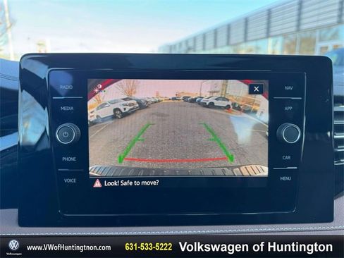 Certified 2025 Volkswagen Jetta SEL image 29