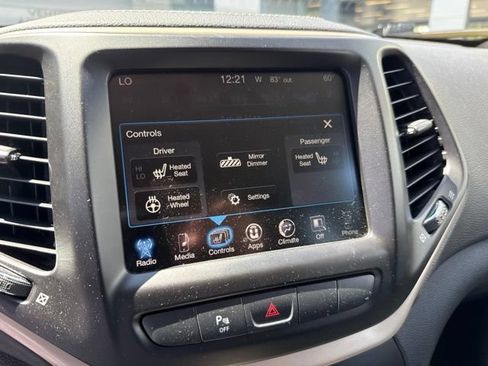 Used 2015 Jeep Cherokee Limited w/ Trailer Tow Group AWD/4WD image 10