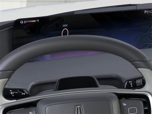 New 2025 Lincoln Navigator Reserve image 13