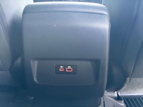 Used 2025 Nissan Frontier PRO-4X AWD/4WD image 8