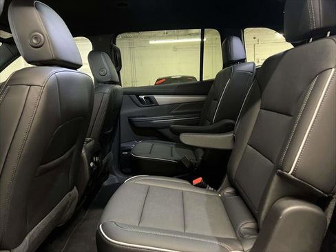 Used 2025 Buick Enclave Preferred w/ Power Package image 14