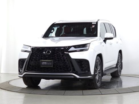 Used 2023 Lexus LX 600 F Sport image 4