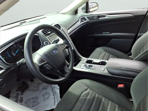 Used 2020 Ford Fusion SE FWD image 11