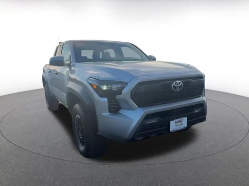 Used 2025 Toyota Tacoma TRD Off-Road image 3