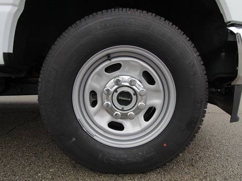 New 2025 Ford F350 XL w/ FX4 Off-Road Package image 11