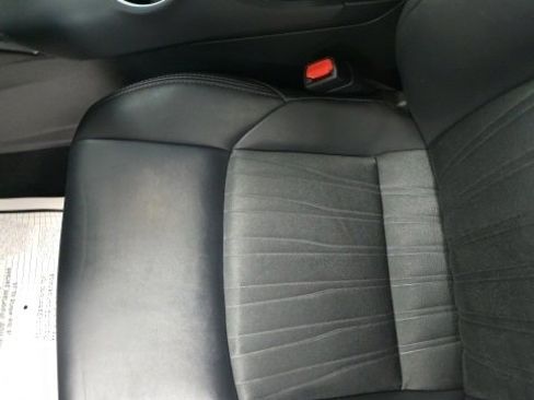 Certified 2021 Toyota Venza XLE image 15