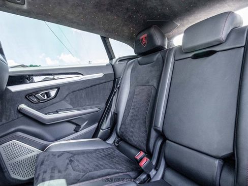 Used 2021 Lamborghini Urus AWD/4WD image 42