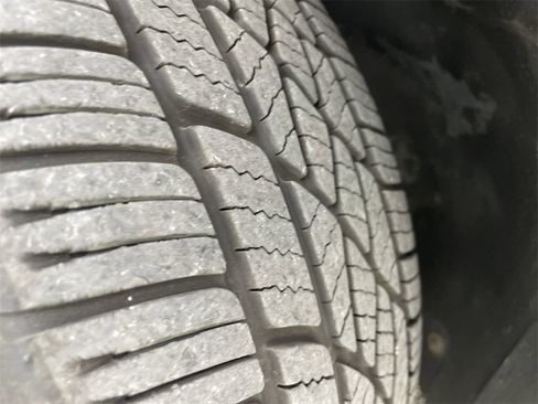 Used 2018 Ford Fusion S image 32