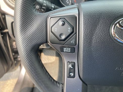 Used 2023 Toyota Tacoma TRD Off-Road w/ Technology Package image 32