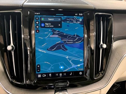 Certified 2024 Volvo XC60 B5 Ultimate w/ Climate Package image 36