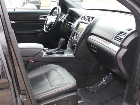 Used 2017 Ford Explorer Limited w/ Equipment Group 301A AWD/4WD image 26