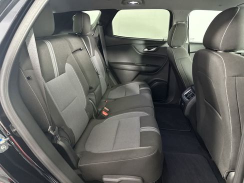 Used 2025 Chevrolet Blazer LT FWD image 9