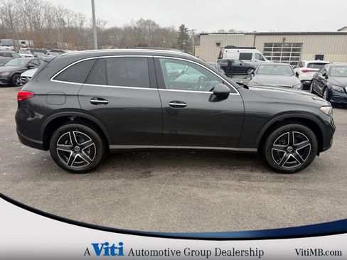 Used 2026 Mercedes-Benz GLC 300 4MATIC image 9