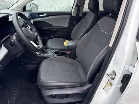 Used 2023 Volkswagen Taos SE w/ Panoramic Sunroof Package image 15