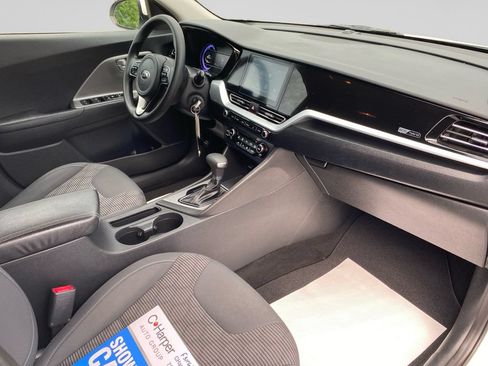 Used 2020 Kia Niro LX FWD image 10