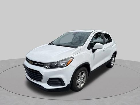 Used 2020 Chevrolet Trax LS w/ Tint and Cruise Package FWD image 1