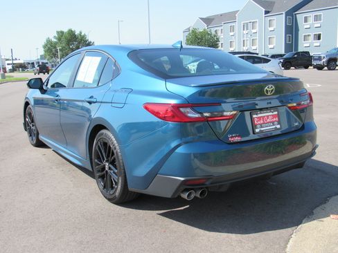 Used 2025 Toyota Camry SE FWD image 8