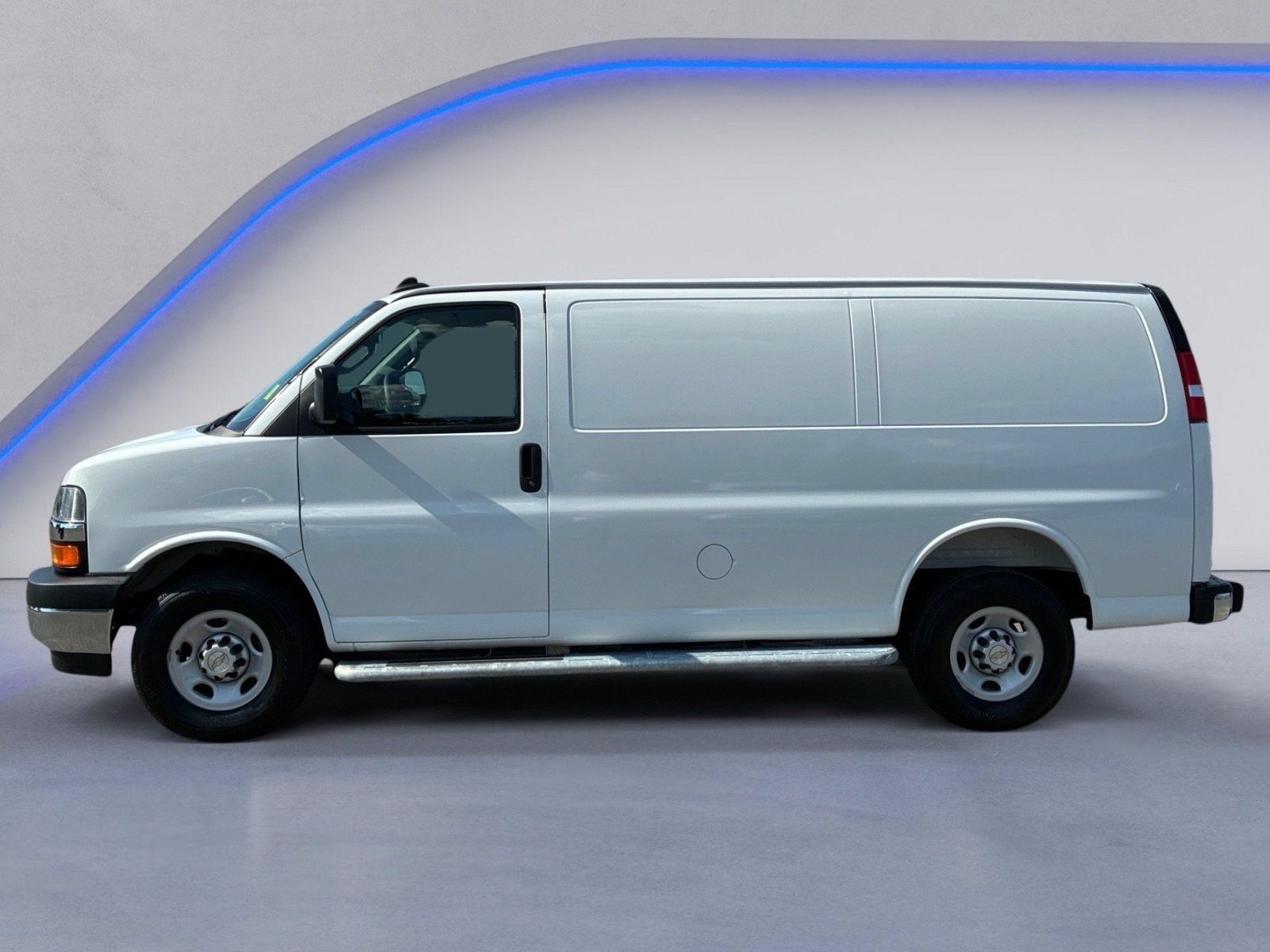 Used 2025 Chevrolet Express 2500 w/ Driver Convenience Package RWD image 10