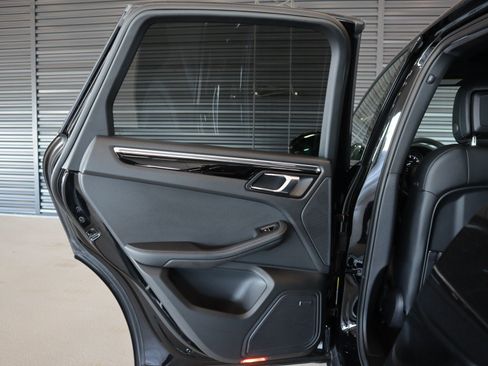 Certified 2026 Porsche Macan AWD/4WD image 24