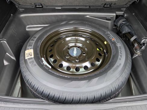 Used 2025 Jeep Grand Cherokee Limited w/ Luxury Tech Group II RWD image 70