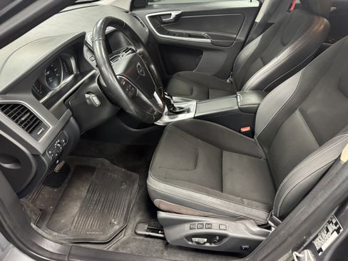 Used 2017 Volvo XC60 T5 w/ Tailgate Package FWD image 9