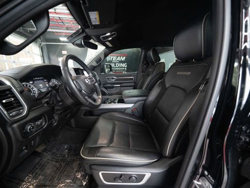 Used 2022 RAM 1500 Laramie w/ Sport Appearance Package image 9