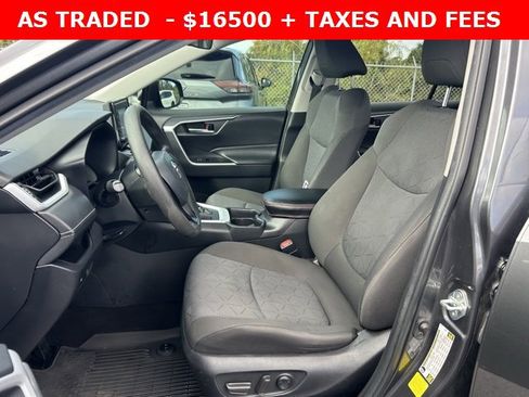 Used 2021 Toyota RAV4 XLE image 14