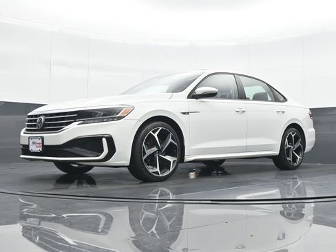 Used 2020 Volkswagen Passat 2.0T R-Line FWD image 17