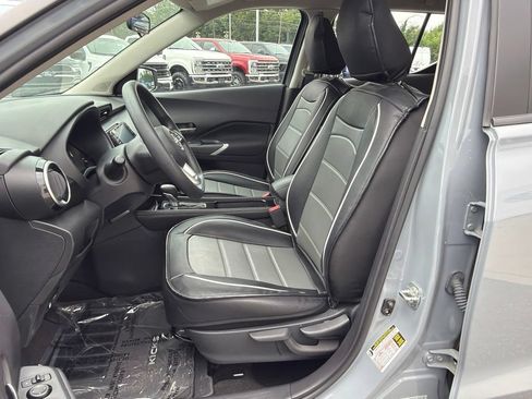 Used 2024 Nissan Kicks SV FWD image 10