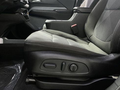 New 2027 Chevrolet Bolt LT w/ Comfort Package FWD image 15