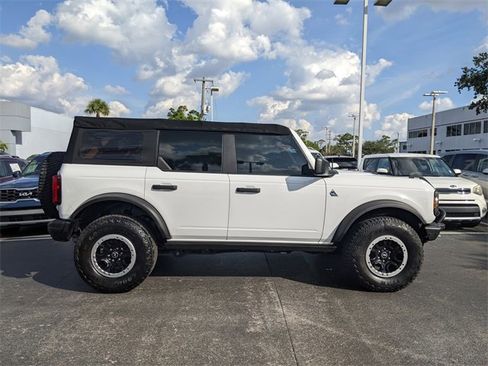 Used 2022 Ford Bronco Black Diamond w/ Sasquatch Package image 3