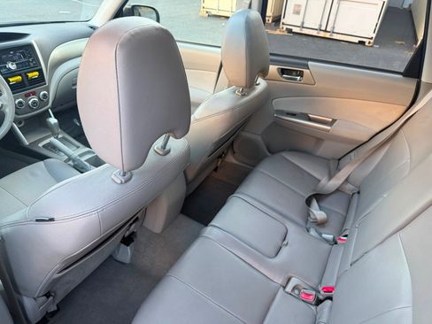 Used 2009 Subaru Forester 2.5X Limited AWD/4WD image 10